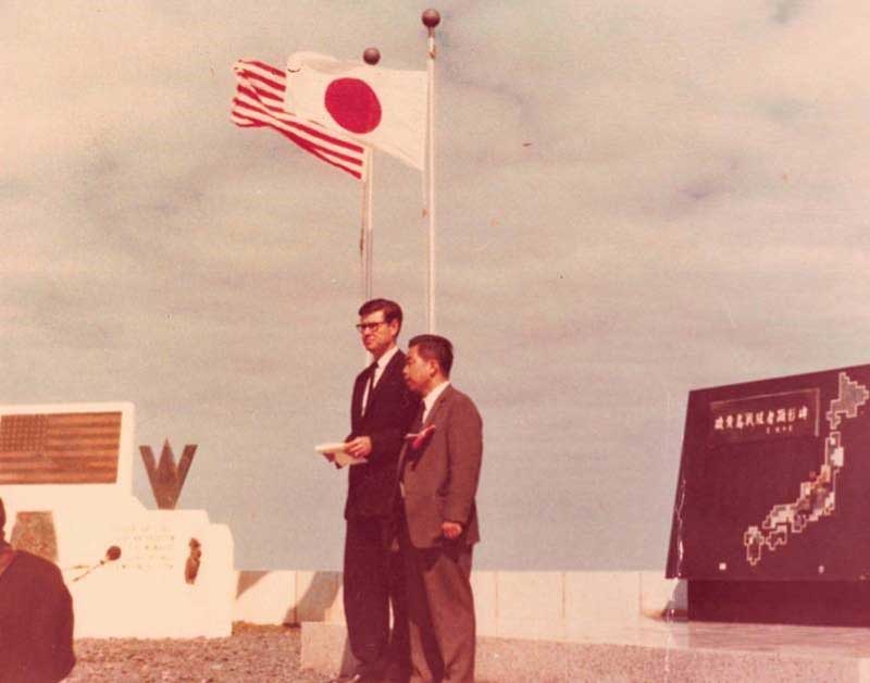Iwo-Jima-Reunion-70-Flags